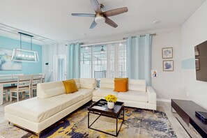 Interior - Charming Townhome With Private Pool, Lanai, & Washer/dryer (Davenport)