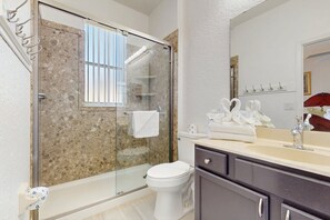 Bathroom - Inviting Villa With Private Pool & spa Near Disney & Golf Course Charm (Davenport)