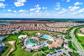 Exterior - Spacious Townhouse With Private Patio and Resort Amenites (Davenport)