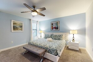 House, Multiple Beds, Pool Access, Pool View (Orange Tree Escape - Solterra) - Modern Home w/ Pool, Spa, Movie Screen & Ping-pong - Walk to Clubhouse (Davenport)