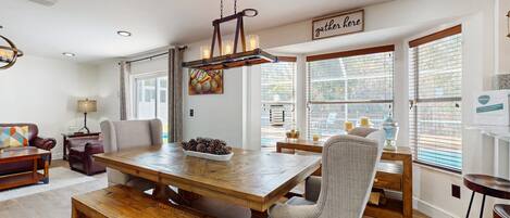 Ferienhaus, Mehrere Betten, Poolzugang, Poolblick (Windwood Villa)