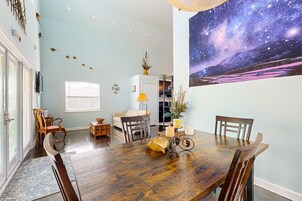 2 habitaciones, decoración personalizada y muebles diferentes 