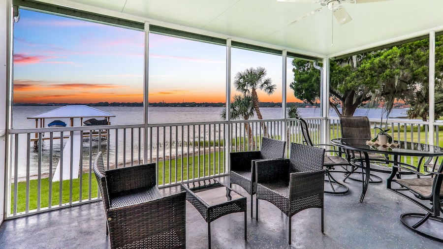 Dog-friendly Lakefront Home With Fast Wifi, Central AC, Patio, & Game Room