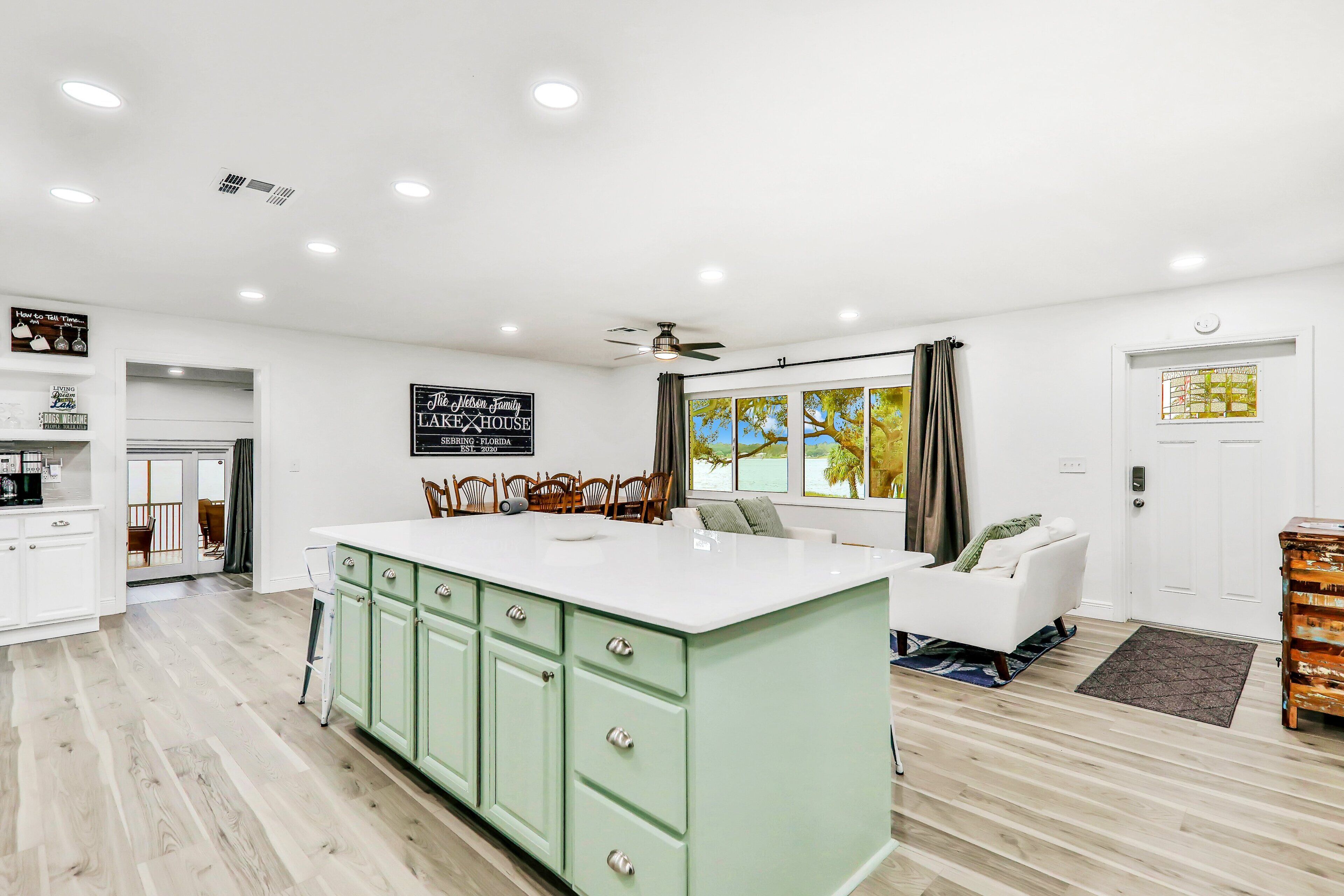 House, Multiple Beds, Patio (Uncork and Unwind,You're on Lake Time) | Interior