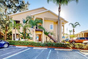 Exterior - Sunny Condo With Pool, hot Tub, Tennis Court, & gym - Balcony & Washer/dryer (Kissimmee)