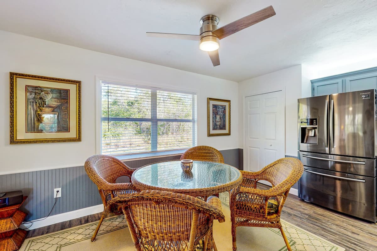 House, Multiple Beds, Patio, Garden View (The Wicker Wonder)