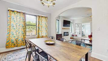 House, Multiple Beds, Fireplace, Garden View (Casa Castillo)