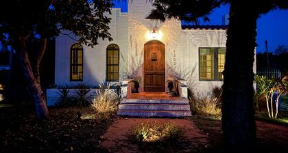 Spanish Style Home With Lake View, Fire pit and Wifi