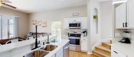 Maison, plusieurs lits, accÚs piscine, vue piscine (Harmony Villa) | Cuisine privée