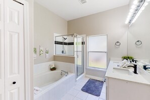 Bathroom - Harmony Villa Family-friendly Home in Davenport With a Game Room & Pool (Davenport)
