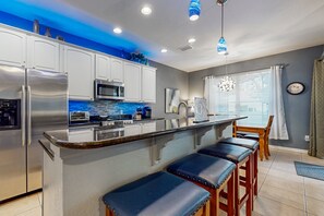 Private kitchen - All-suite Retreat With Pool, Spa, Waterslides, Tennis - Near Dining & Disney (Kissimmee)
