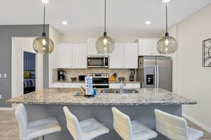 Private kitchen - Relax & Play Resort Villa Magical 6-bedroom Retreat Near Disney! (Davenport)