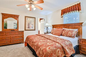 House, Multiple Beds, Pool Access, Pool View (Lavish Acadia Escape) - Spacious and Inviting Home With Private Pool, Central AC, and Washer/dryer (Kissimmee)