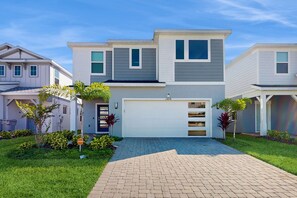 Exterior - Amazing Home With Outdoor Patio, Wifi, & Close to Local Attractions Near Orlando (Clermont)