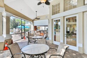 Outdoor dining - Spacious Condo With Shared Pool, Tennis Court, Game Room, & More (Kissimmee)