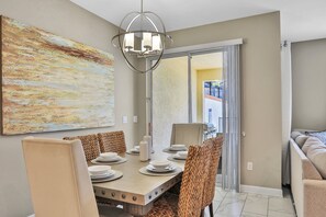 House, Multiple Beds, Pool Access, Pool View (Modern Luxury - Champions Gate) - Modern Luxury Townhome With hot tub & Private Pool - Near Theme Parks (Davenport)