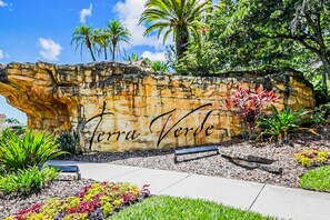 Exterior - Beautiful & Spacious Resort Home in the Heart of Central FL (Kissimmee)