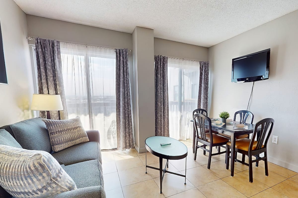 Condo, Multiple Beds, Pool Access, Pool View (The Enclave # 2904-No Pets) | Living area