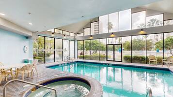 Apartment, Mehrere Betten, Poolzugang, Poolblick (The Enclave # 2904-No Pets) | Pool | Innenpool, Außenpool