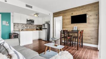 Condo, Multiple Beds, Pool Access (The Enclave - Unit 1601-Pets Allowed) | Living area