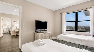 Apartment, Mehrere Betten, Whirlpool, Stadtblick (Vibrant Waters, Unit #3604-NoPets)
