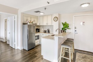 Condo, Multiple Beds, Hot Tub, City View (Vibrant Waters, Unit #3604-NoPets) | Private kitchen - Orlando Escape - Carrier Dr (Orlando)