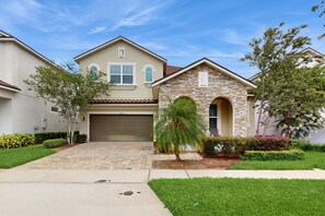 Exterior - Beautiful Home With Private Pool and Space for the Whole Family (Kissimmee)