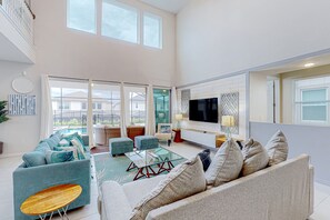 Ferienhaus, Mehrere Betten, Poolzugang, Poolblick (Solara Joy - Solara Resort) | Wohnbereich