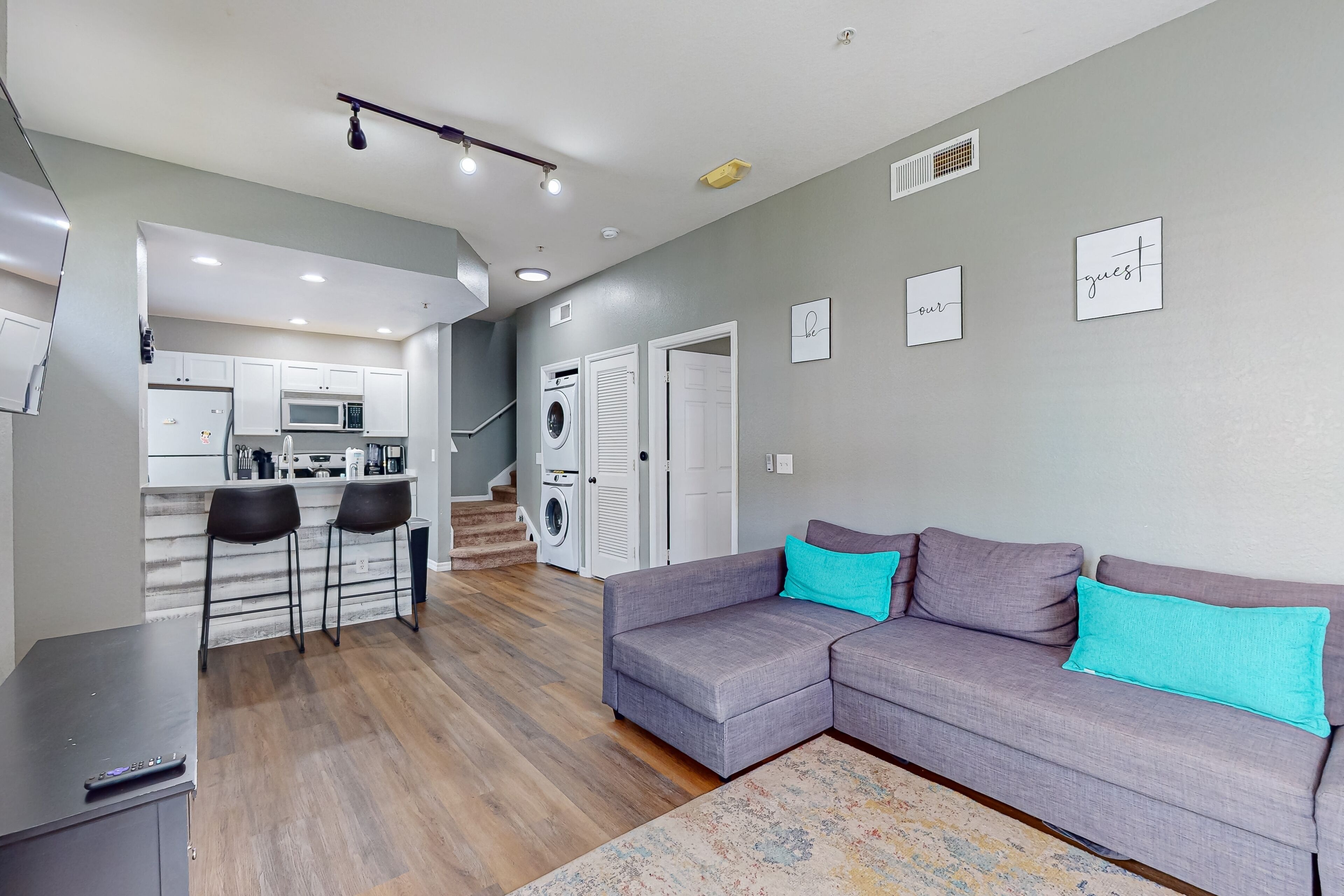 House, Multiple Beds, Pool Access, Pool View (Pixie Dust Hideaway) | Living area