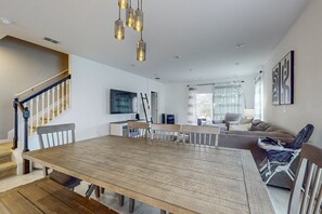 Huis, meerdere bedden, patio, uitzicht op zwembad (Paradise on Primrose)