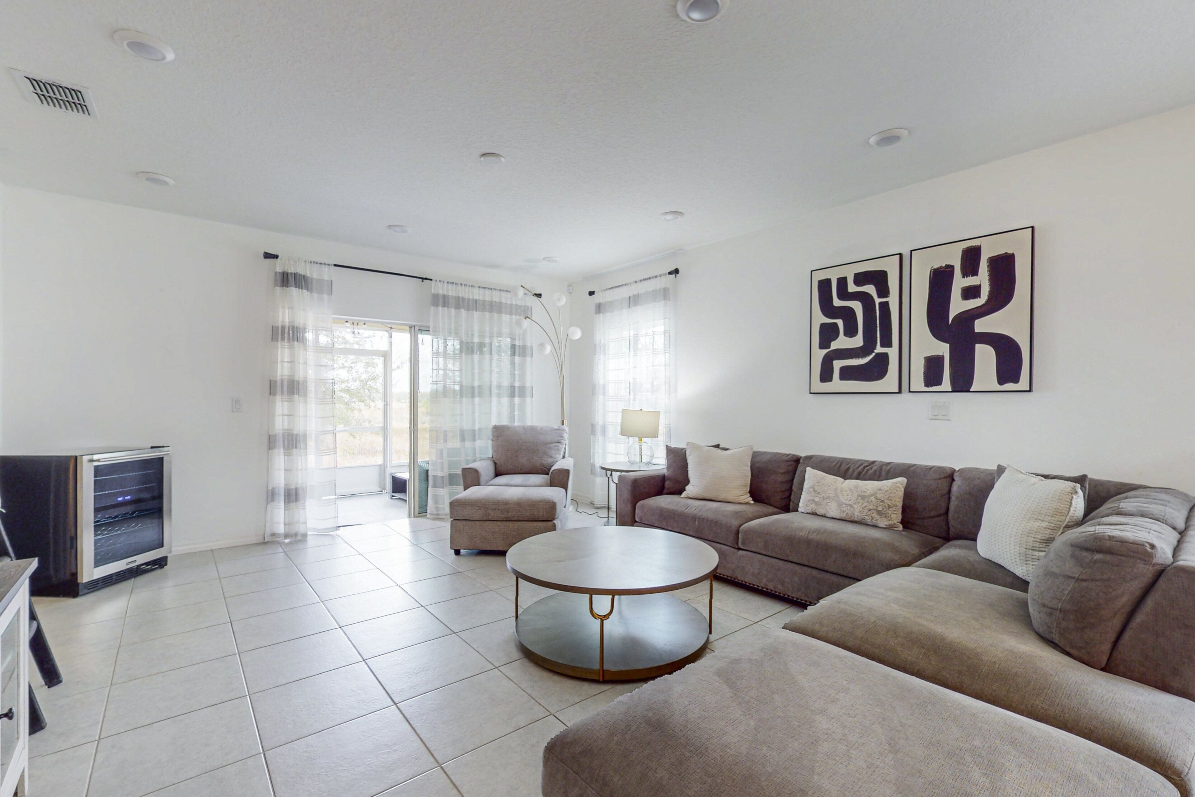 Huis, meerdere bedden, patio, uitzicht op zwembad (Paradise on Primrose) | Woonruimte