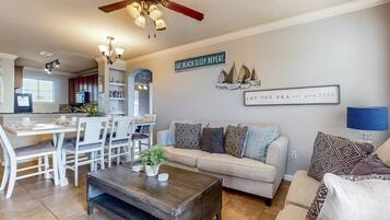 Condo, Multiple Beds, Pool Access, Pool View (Bella Piazza) | Living area