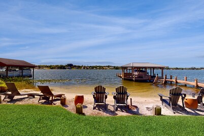 Dog-friendly Lakefront Home With Private Dock & Beach - Snowbirds Welcome