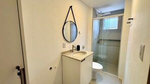 Apartment | Bathroom - Condomínio Edifício Praia (Praia Grande)