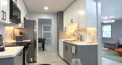 Modern Cozy Brown House | Stylish Stay Near Downtown