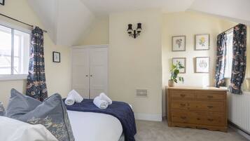 1 bedroom, iron/ironing board, bed sheets