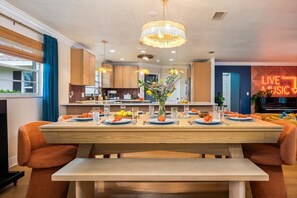 Dining - Htd Pool, TikiHut, Pickleball, Golf, 7 mi to AMI (Bradenton)