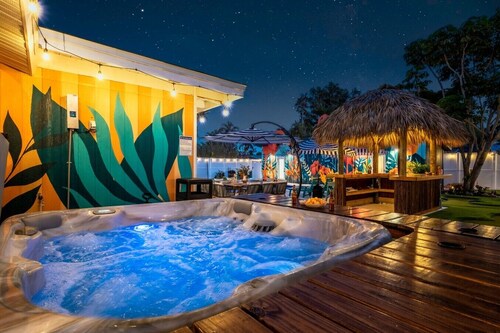 Htd Pool, TikiHut, Pickleball, Golf, 7 mi to AMI