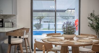 The Kensington House - Pool, Games, & Grilling!