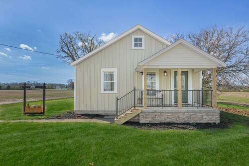 Cozy farmhouse cottage 3BR near Yellow Springs