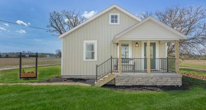 Cozy farmhouse cottage 3BR near Yellow Springs