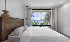 2 quartos, acesso à internet, roupa de cama