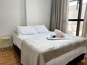 1 bedroom, iron/ironing board, WiFi - Apartment for 4 people + Garage • Close to everything (Curitiba)