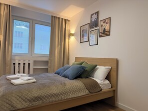 Comfort-Apartment, Stadtblick | Bügeleisen/Bügelbrett, kostenloses WLAN