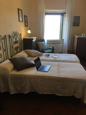 5 bedrooms, iron/ironing board, WiFi, bed sheets - ANCIENT HOUSE OF NEL CHIANTI FOR 10 PEOPLE (Toscana)