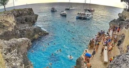 Sunshine Seashore Escape Jamaica