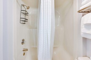 Shower, hair dryer, towels, shampoo - Beautiful Unit with Direct Oceanfront Views & Pool (Myrtle Beach)
