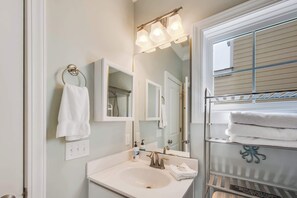 Bathroom - Beautiful, Relaxing 3BR Home at North Myrtle Beach (North Myrtle Beach)