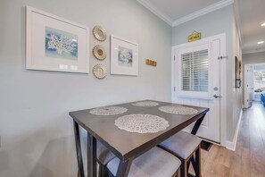 Dining - Beautiful, Relaxing 3BR Home at North Myrtle Beach (North Myrtle Beach)