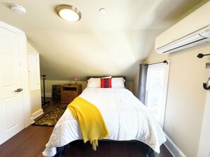 4 habitaciones, tabla de planchar con plancha, wifi y ropa de cama
